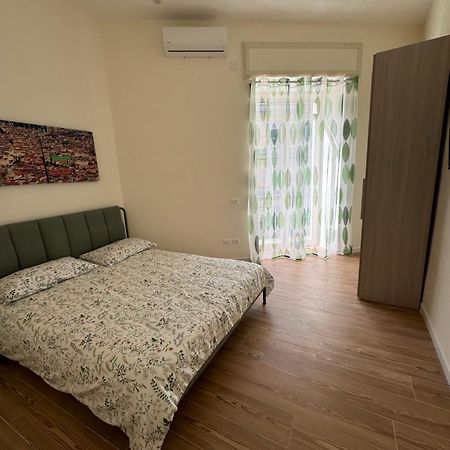 La Dimora Di Cinzia Apartment Napoli Bagian luar foto